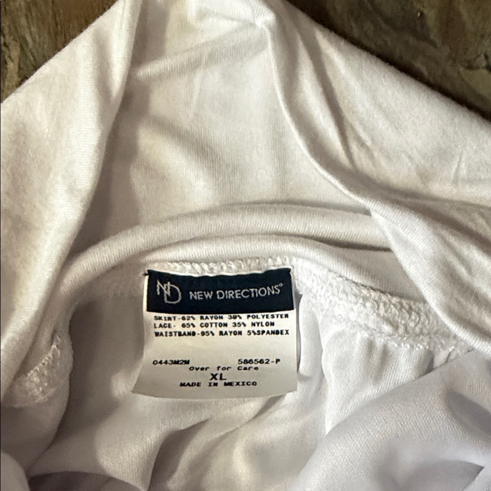 New Directions bright white Asymmetrical Skirt - Picture 4 of 4